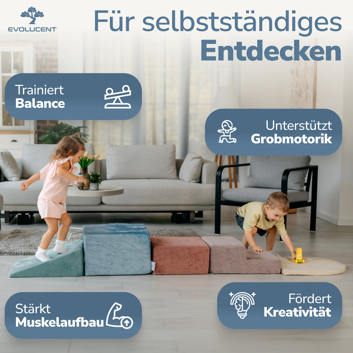 Kind entdeckt die Schaumstoff Bausteine selbstständig
